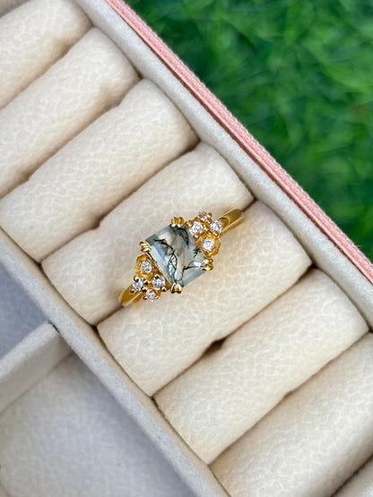 Moss Agate Floral Vintage Ring