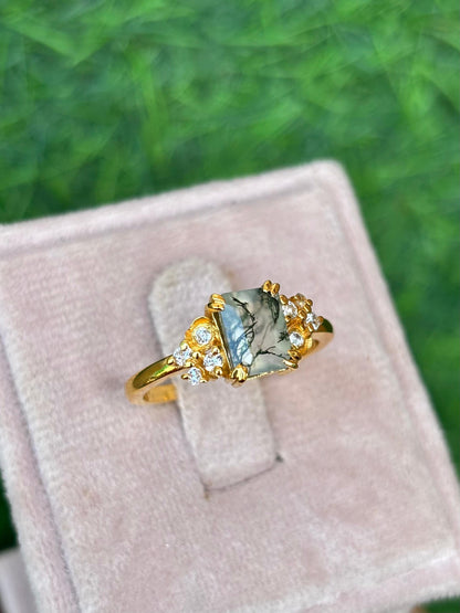 Moss Agate Floral Vintage Ring